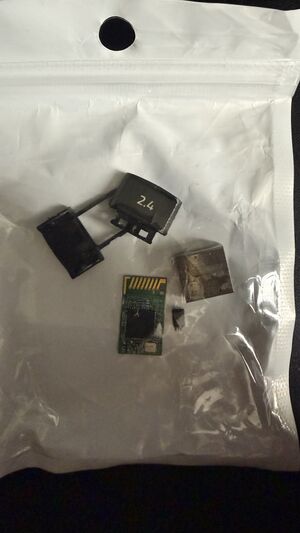 Razer Nari Ultimate's USB dongle model RC30-0267, internal.jpg